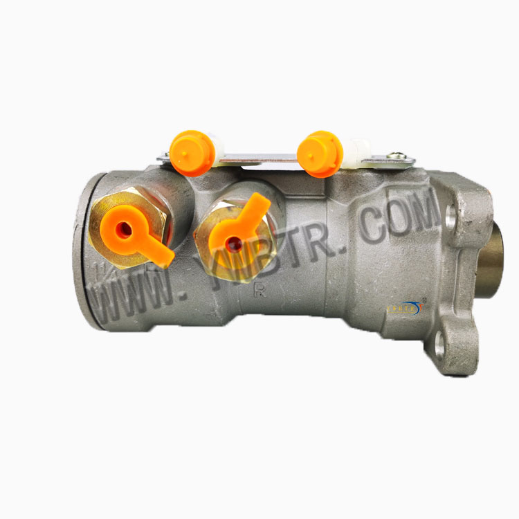 4HF1 BRAKE MASTER CYLINDER USE FOR ISUZU 600P ENGI